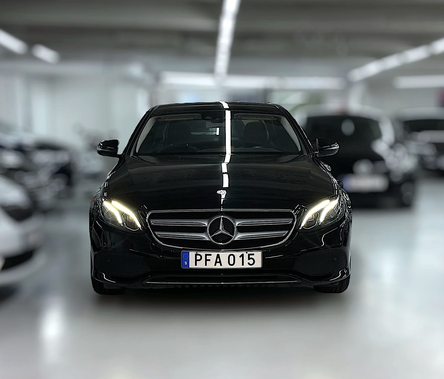
								Mercedes-Benz E 220 d 9G-Tronic Panorama Navi full									