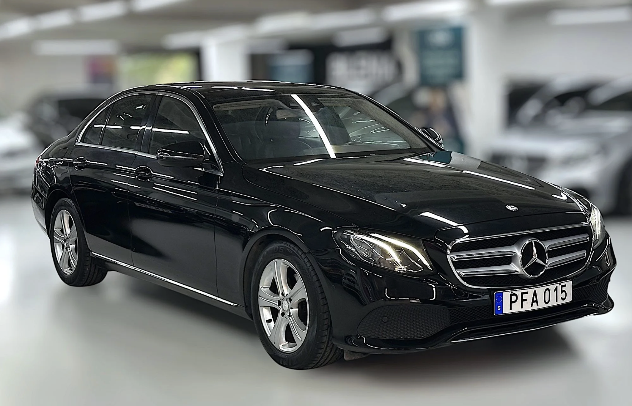 
								Mercedes-Benz E 220 d 9G-Tronic Panorama Navi full									