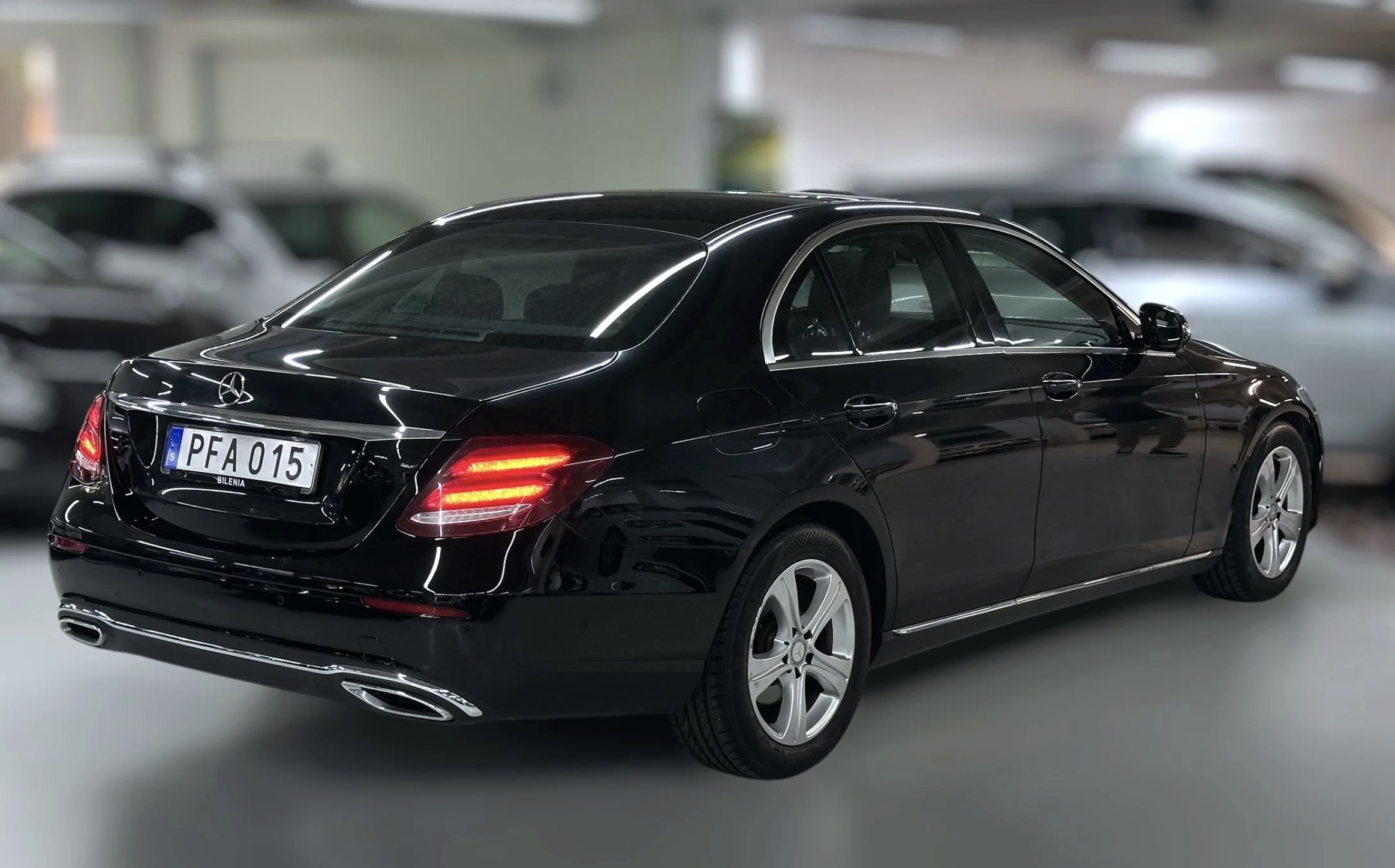 
								Mercedes-Benz E 220 d 9G-Tronic Panorama Navi full									