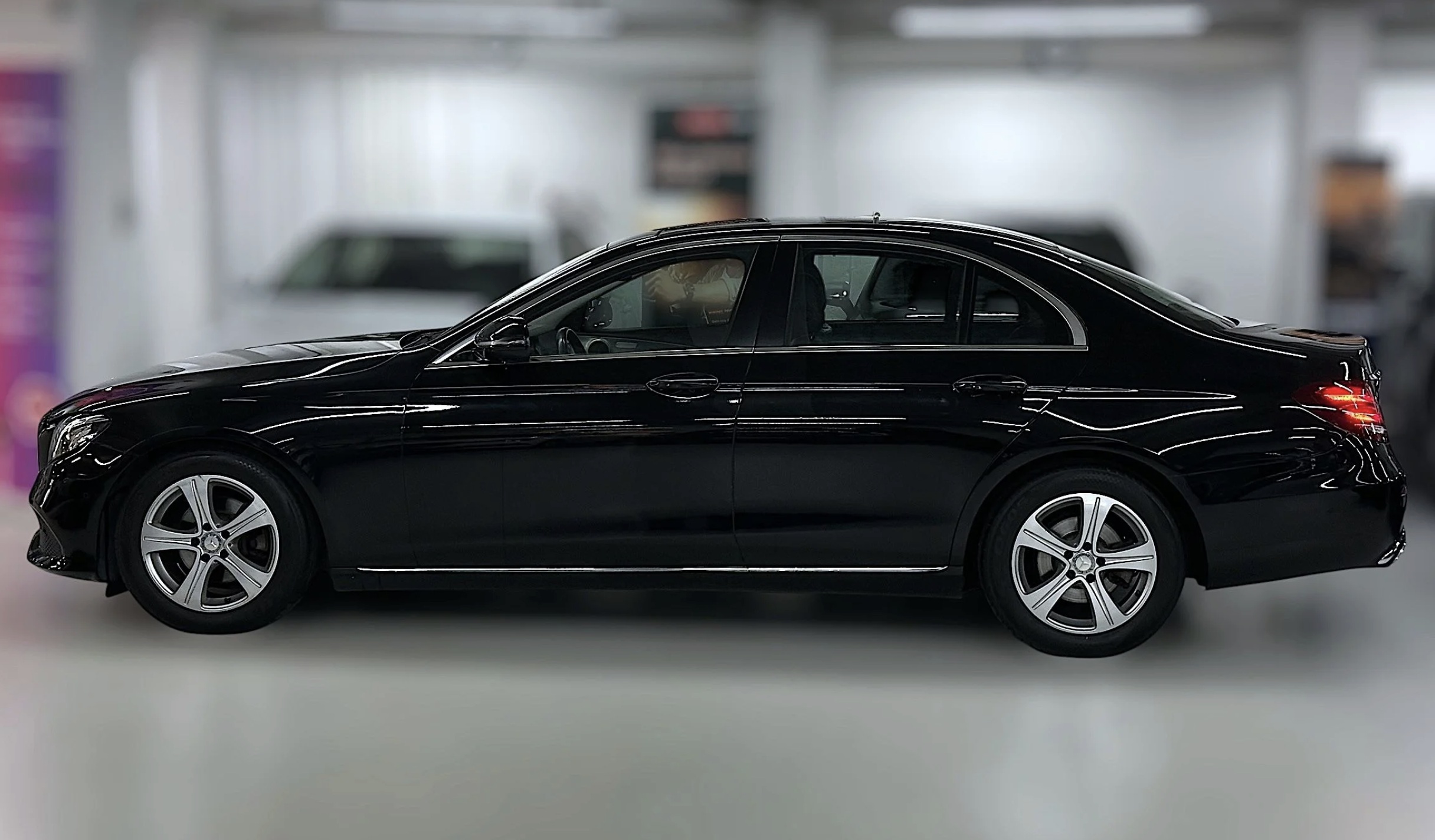
								Mercedes-Benz E 220 d 9G-Tronic Panorama Navi full									