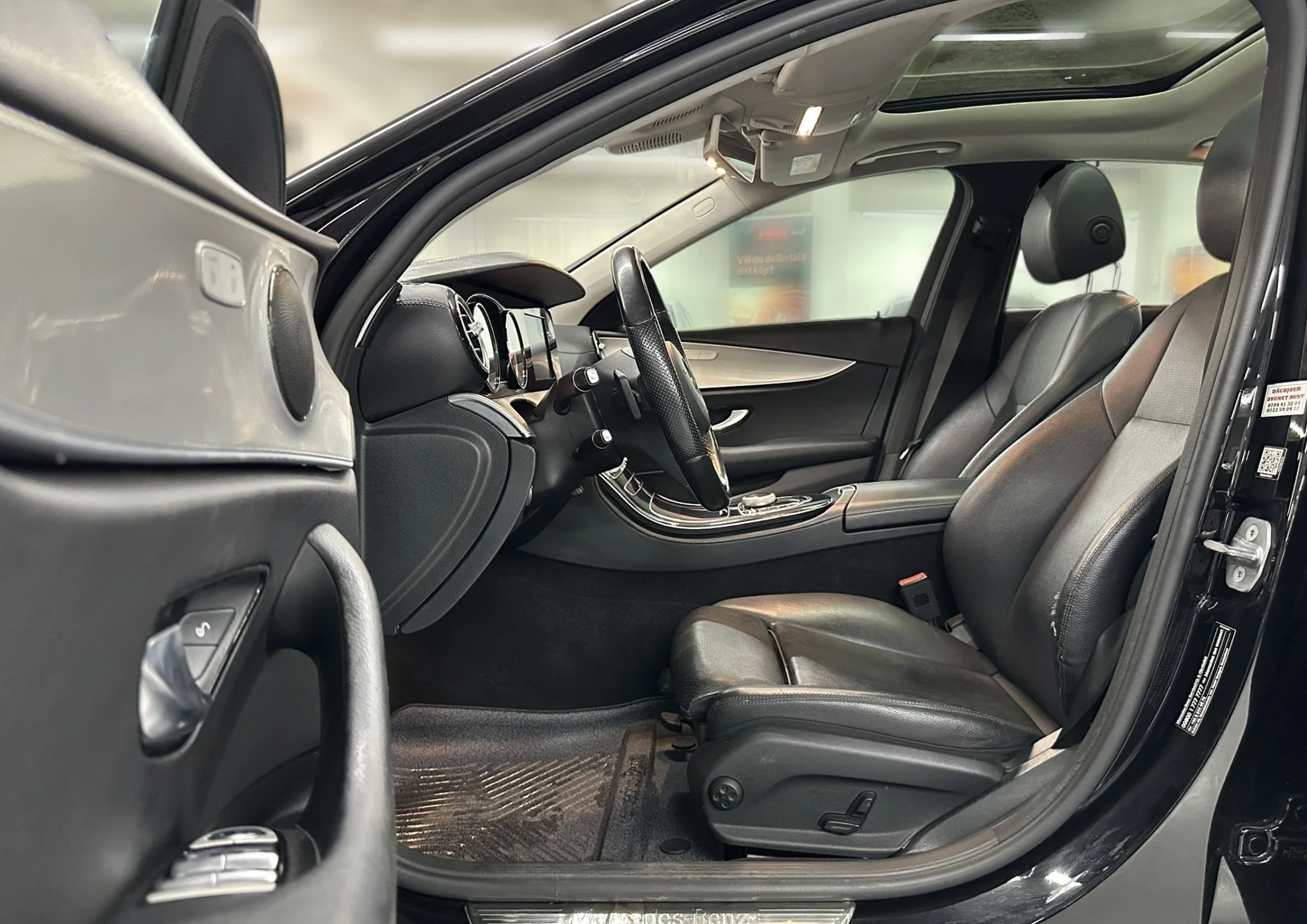 
								Mercedes-Benz E 220 d 9G-Tronic Panorama Navi full									